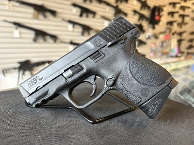 SMITH & WESSON M&P 40C .40 S&W - Image 1 of 3