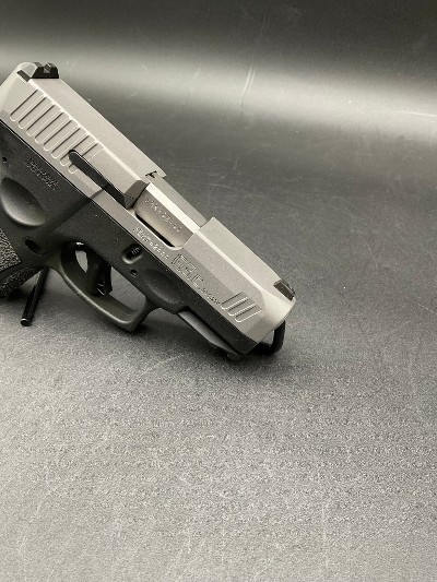 TAURUS G3C .40 S&W - Image 7 of 10