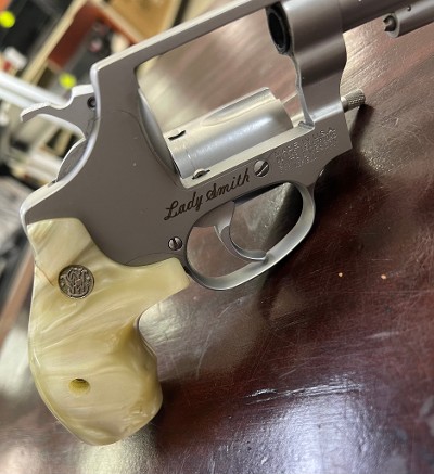 SMITH & WESSON 60-7 Lady Smith .38 SPL +P - Image 4 of 8