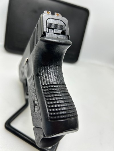 GLOCK 27 GEN 2 40 Smith & Wesson - Image 6 of 9