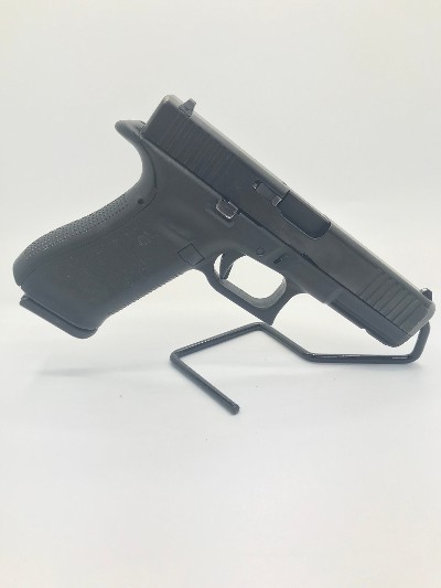 GLOCK 17 GEN 5 9MM LUGER (9x19 PARA) - Image 1 of 11