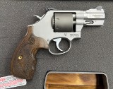 SMITH & WESSON 986 PERFORMANCE 9MM LUGER (9X19 PARA) - Image 1 of 12