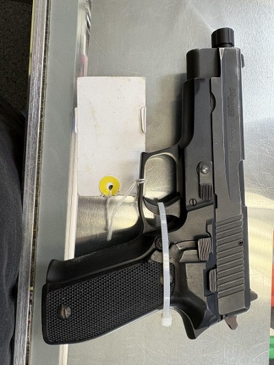 SIG SAUER P226 9MM LUGER (9x19 PARA) - Image 1 of 2