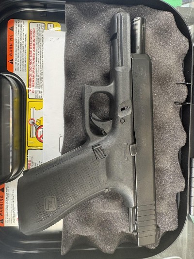 GLOCK 17 GEN 5 9MM LUGER (9x19 PARA) - Image 1 of 2