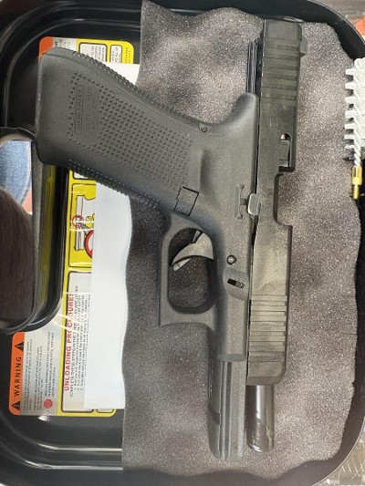 GLOCK 17 GEN 5 9MM LUGER (9x19 PARA) - Image 1 of 2