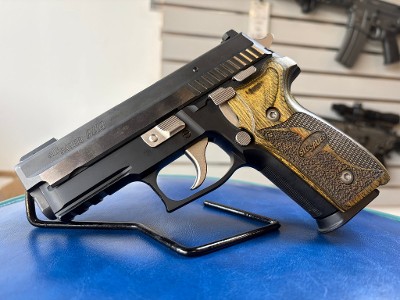 SIG SAUER P229 EQUINOX .40 S&W - Image 1 of 7