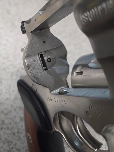 RUGER SUPER REDHAWK .44 MAGNUM - Image 8 of 11