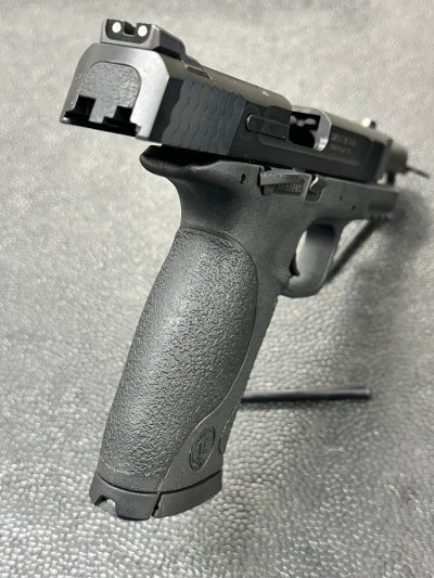 SMITH & WESSON M&P45 PISTOL 45 ACP (45 Auto) - Image 5 of 7