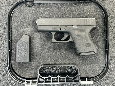 GLOCK 27 GEN 3 40 Smith & Wesson - Image 2 of 8