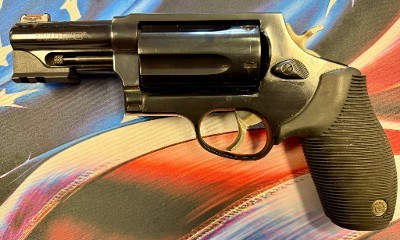 TAURUS THE JUDGE .45lc / .410 - Image 3 of 3