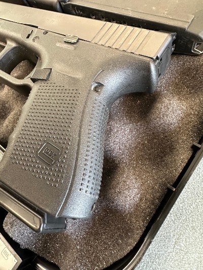 GLOCK G19 GEN 4 9MM LUGER (9X19 PARA) - Image 5 of 12