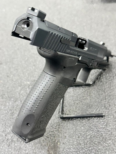 CANIK METE SFT 9MM LUGER (9x19 PARA) - Image 8 of 9