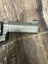 TAURUS Tracker 44 .44 - Image 6 of 7