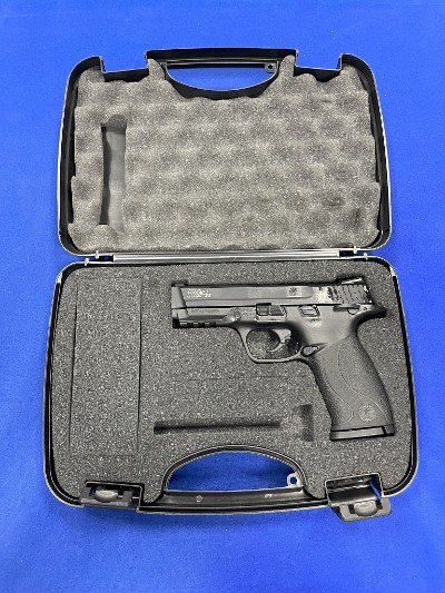 SMITH & WESSON M&P22 .22 LR - Image 1 of 3