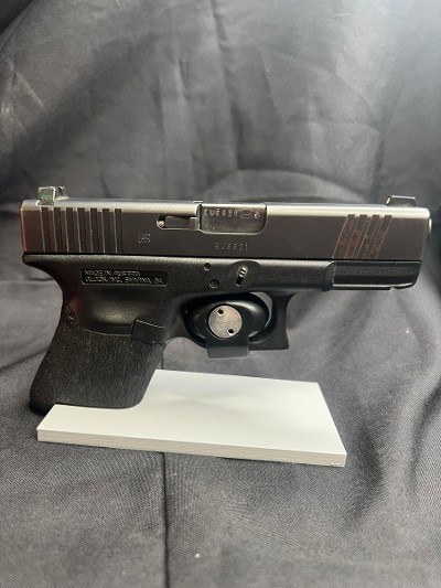 GLOCK 23 GEN 1 40 Smith & Wesson - Image 1 of 5