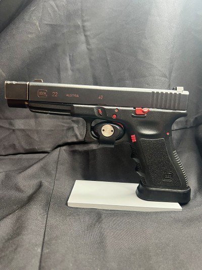 GLOCK 22 GEN 4 40 Smith & Wesson - Image 4 of 5