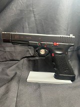 GLOCK 22 GEN 4 40 Smith & Wesson - Image 4 of 5