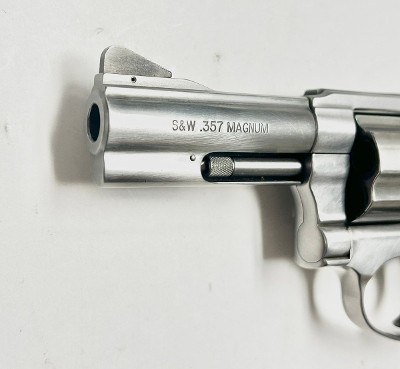 SMITH & WESSON 60-15 .357 MAG - Image 4 of 12