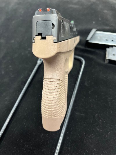 TAURUS 709 Slim 9MM LUGER (9x19 PARA) - Image 7 of 9