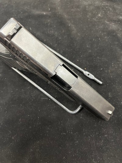 GLOCK 22 .40 CALIBER - Image 3 of 9