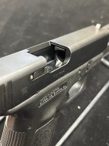 GLOCK 22 .40 CALIBER - Image 5 of 9