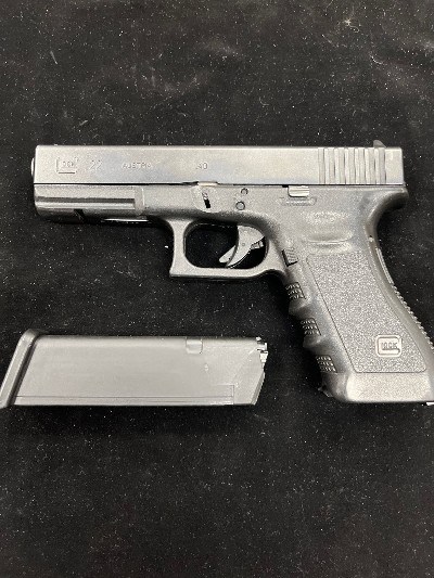 GLOCK 22 .40 CALIBER - Image 1 of 9