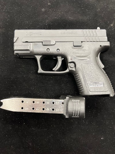 SPRINGFIELD ARMORY XD-40 SUB COMPACT .40 S&W - Image 1 of 9