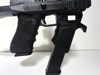 GLOCK G17 9MM LUGER (9x19 PARA) - Image 10 of 14