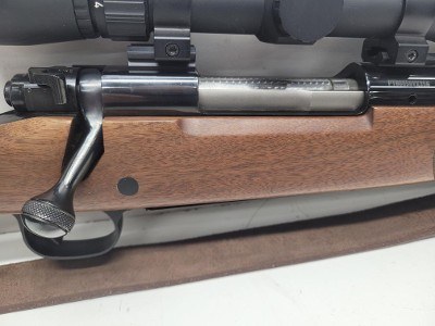 WINCHESTER MODEL 70 CLASSIC FEATHERWEIGHT .300 WIN MAG - Image 7 of 11