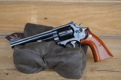 SMITH & WESSON 19-4 .357 MAG - Image 1 of 5