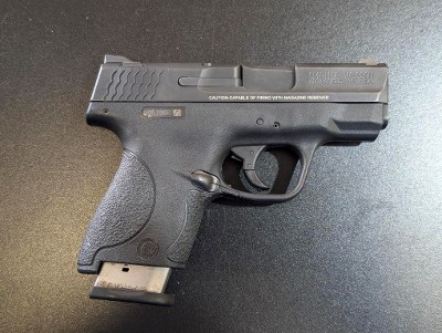 SMITH & WESSON M&P9 SHIELD .9mm - Image 2 of 6