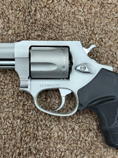 TAURUS 85 Ultra-Lite .38 SPL - Image 9 of 11