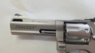 TAURUS TRACKER 627 .357 MAG - Image 3 of 7