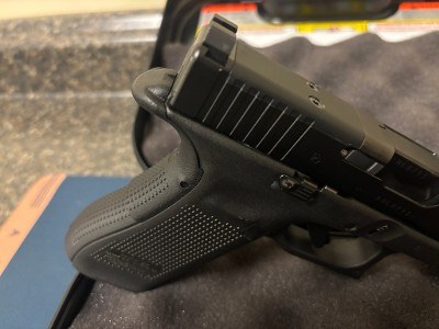 GLOCK G17M MOS (FACTORY REFURBISHED) 9MM LUGER (9X19 PARA) - Image 4 of 9
