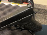 GLOCK G17M MOS (FACTORY REFURBISHED) 9MM LUGER (9X19 PARA) - Image 5 of 9