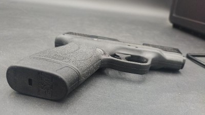 SMITH & WESSON M&P 45 SHIELD M2.0 45 ACP (45 Auto) - Image 4 of 8