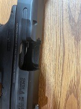 SMITH & WESSON m&p 40 shield.40 S&W - Image 5 of 6