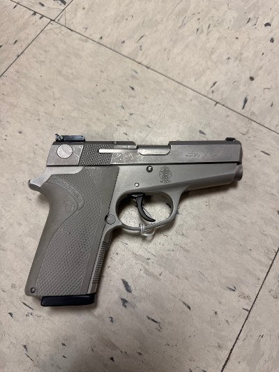 SMITH & WESSON 3913 Lady Smith 9MM LUGER (9x19 PARA) - Image 1 of 4