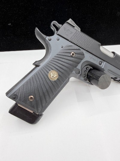 WILSON COMBAT PROFESSIONAL .45 ACP - Image 4 of 13