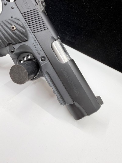 WILSON COMBAT PROFESSIONAL .45 ACP - Image 5 of 13