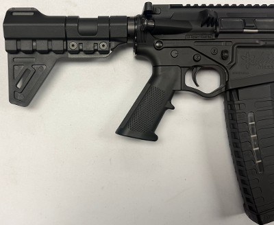 ATI ALPHA MAXX w/ 60RD MAGAZINE & FLIP UP SIGHTS 5.56X45MM NATO - Image 2 of 16