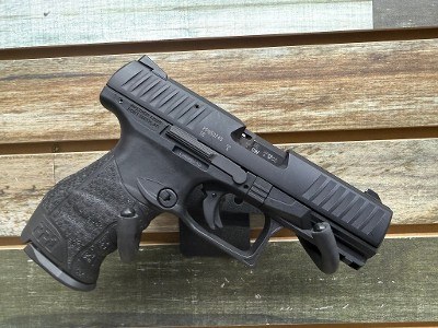 WALTHER PPQ M2 .22 LR - Image 2 of 6