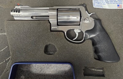 SMITH & WESSON 460V .460 S&W MAGNUM - Image 1 of 8