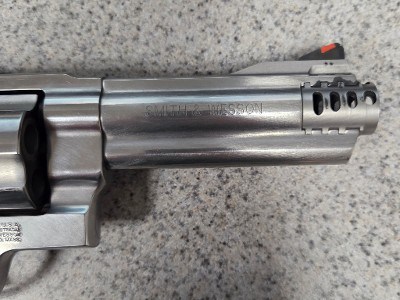 SMITH & WESSON 460V .460 S&W MAGNUM - Image 6 of 8