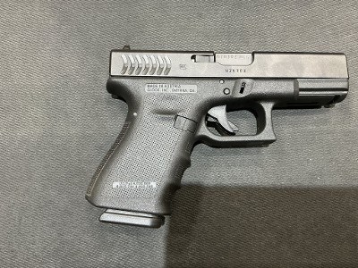 GLOCK 23 .40 CALIBER - Image 2 of 4