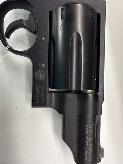 SMITH & WESSON GOVERNOR 410 / 45 - Image 3 of 12
