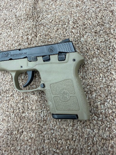 SMITH & WESSON M&P BODYGUARD 380 .380 ACP - Image 4 of 9