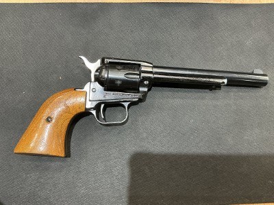 HERITAGE MFG. ROUGH RIDER .22 CAL - Image 2 of 3