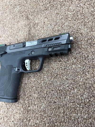 SMITH & WESSON M&P 9 Shielf EZ M2.0 Performance Center 9MM LUGER (9x19 PARA) - Image 6 of 8