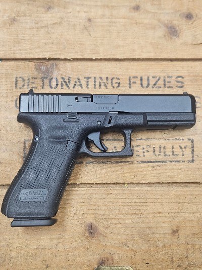 GLOCK 17 GEN 5 9MM LUGER (9x19 PARA) - Image 1 of 6
